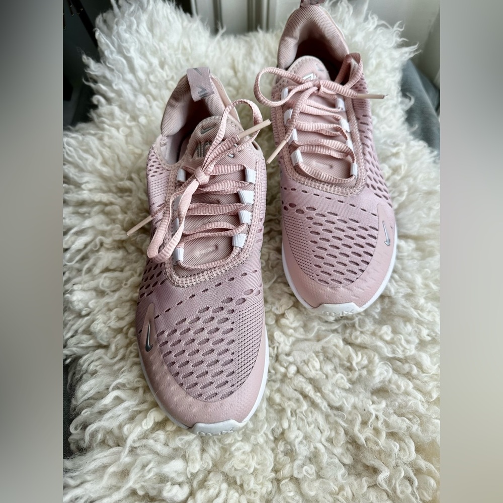 Pink Nike Air Max 270 🌸👟